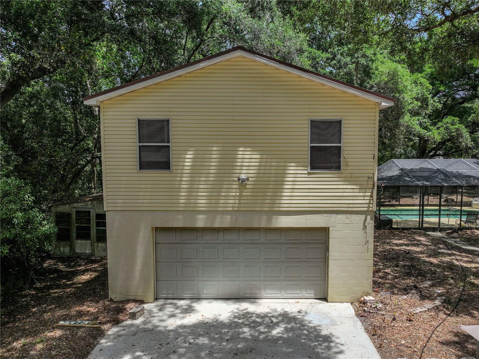 2 car garage w/apt above