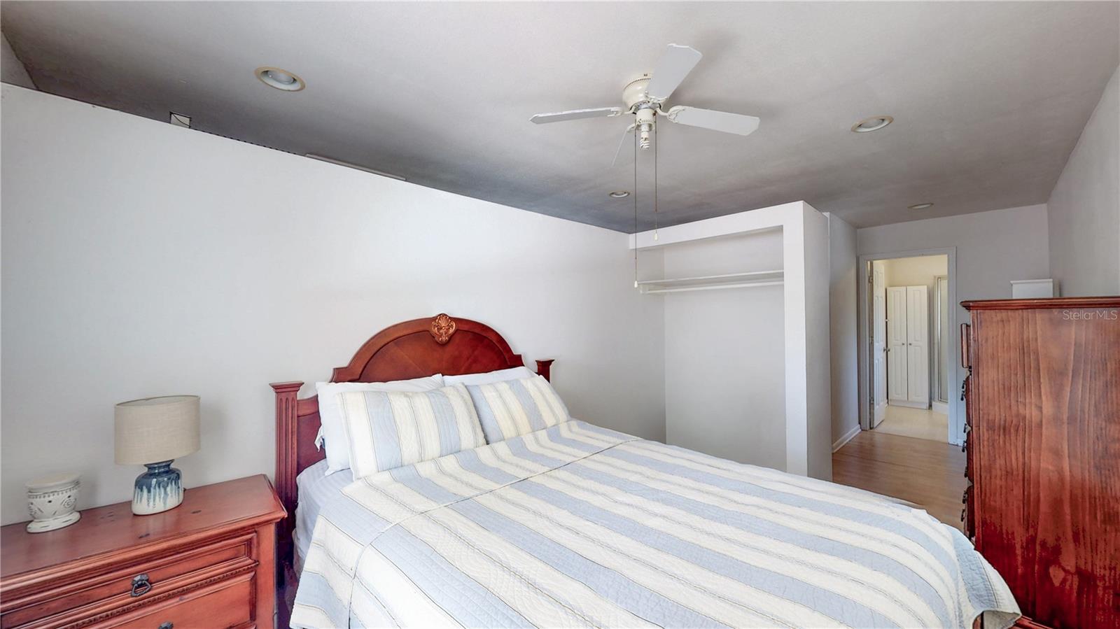 apt bedroom