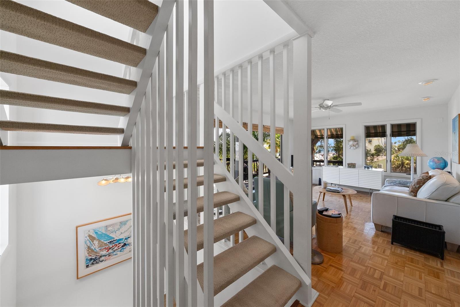 Open Stairs (Hardwood under that carpet!)