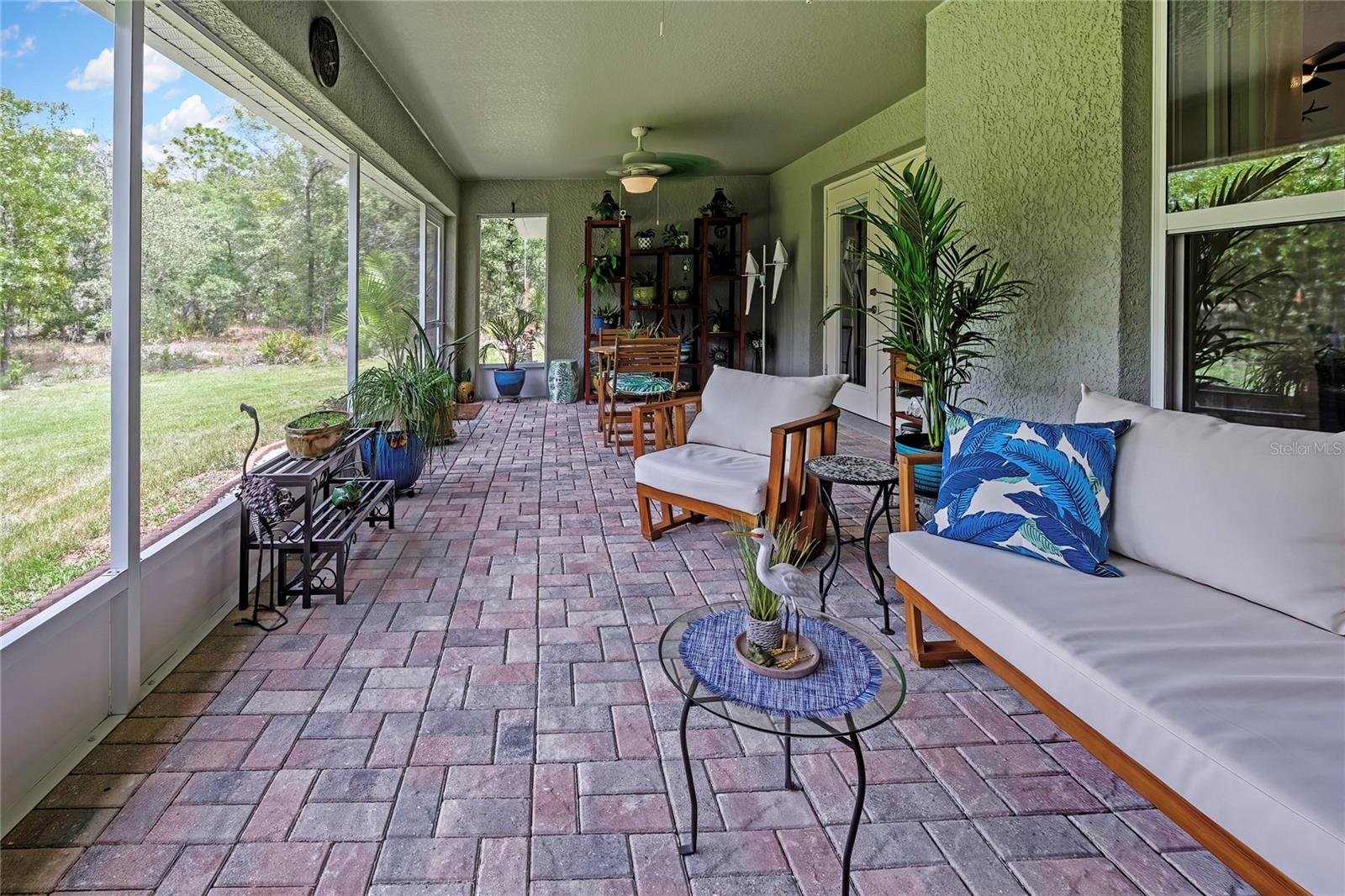 W7885560