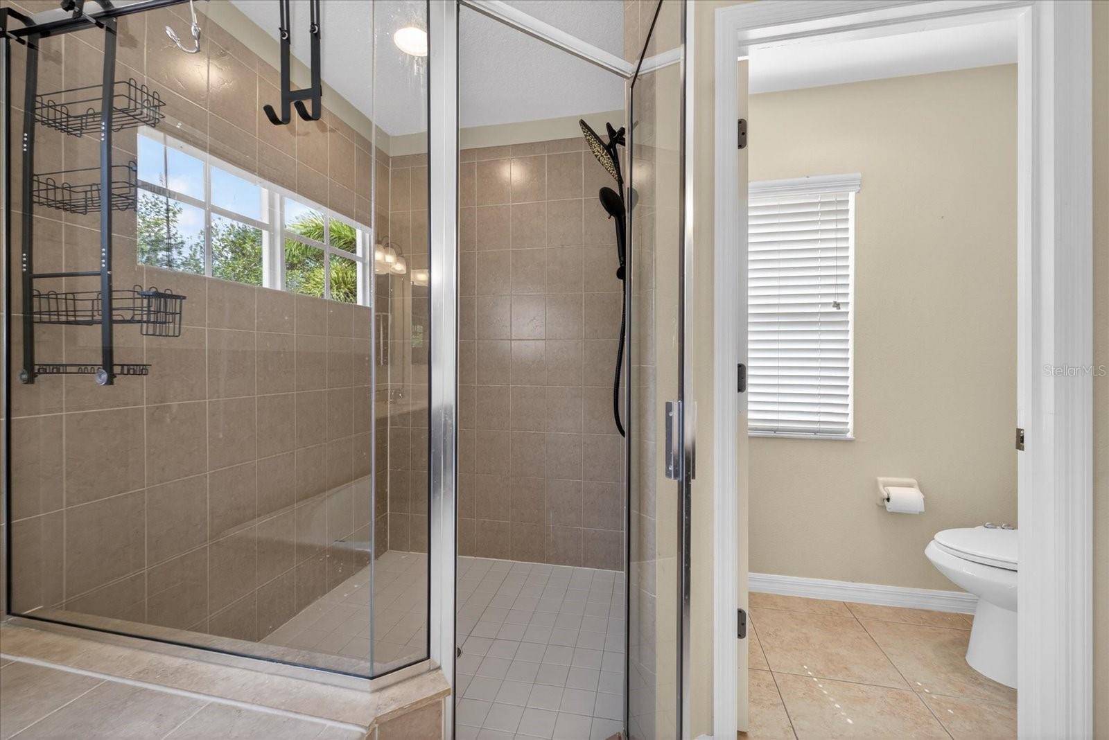 Seperate Shower