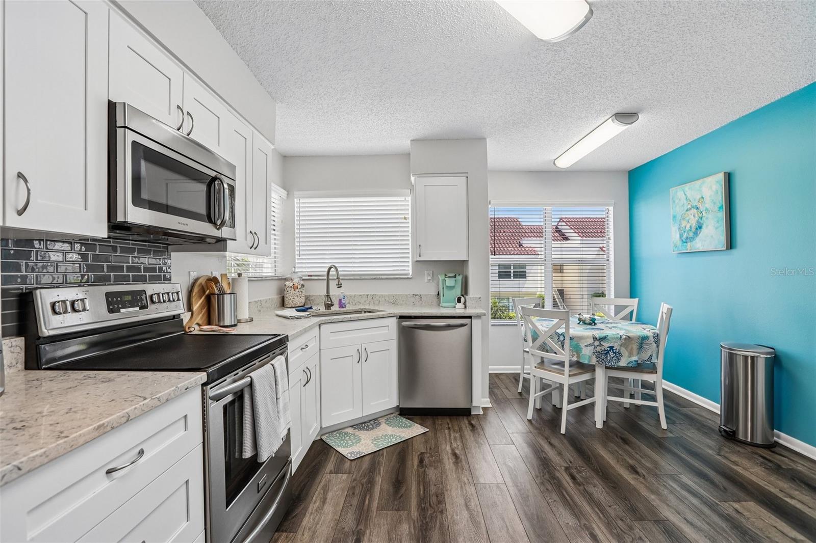 TB8506301