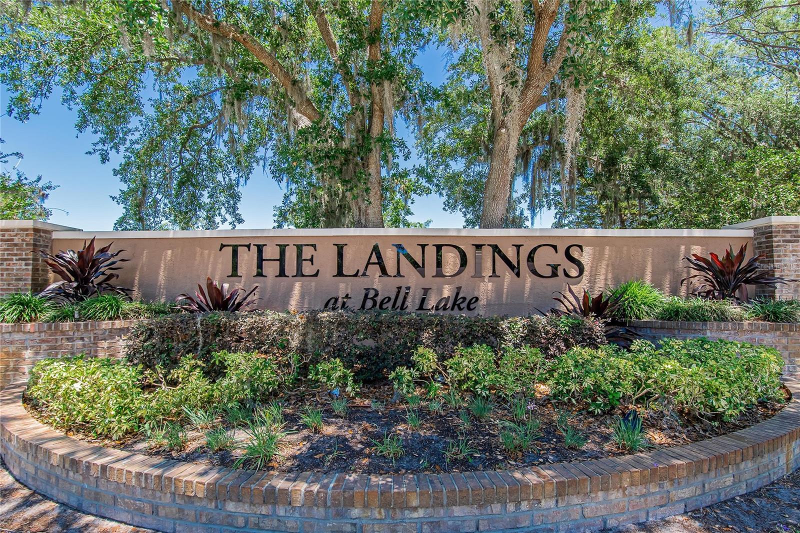 Welcome to the gated community, The Landings at Bell Lake