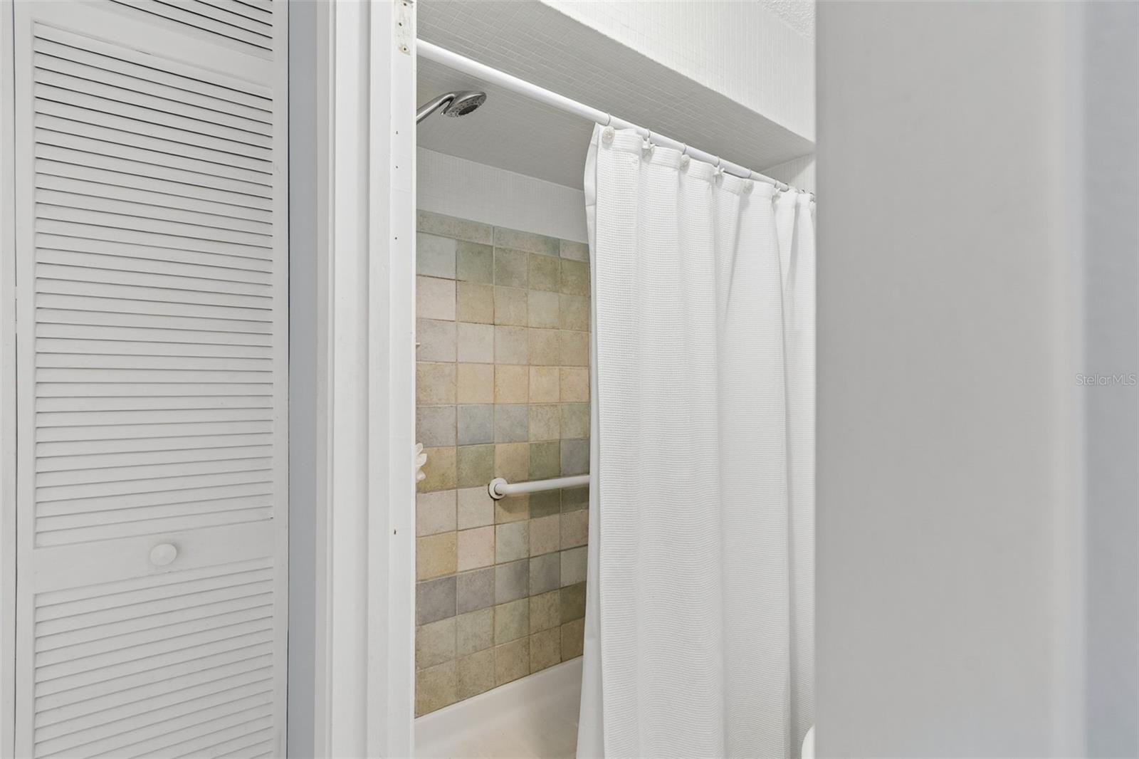 En suite shower