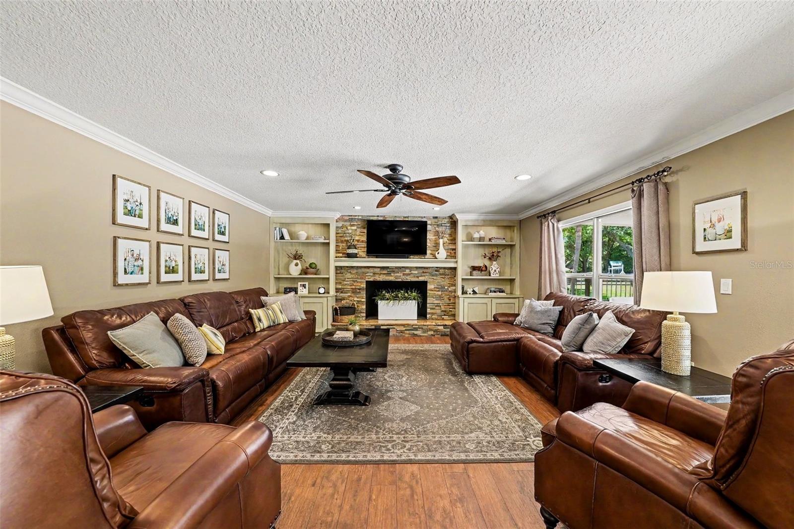 Perfect great room awaits!