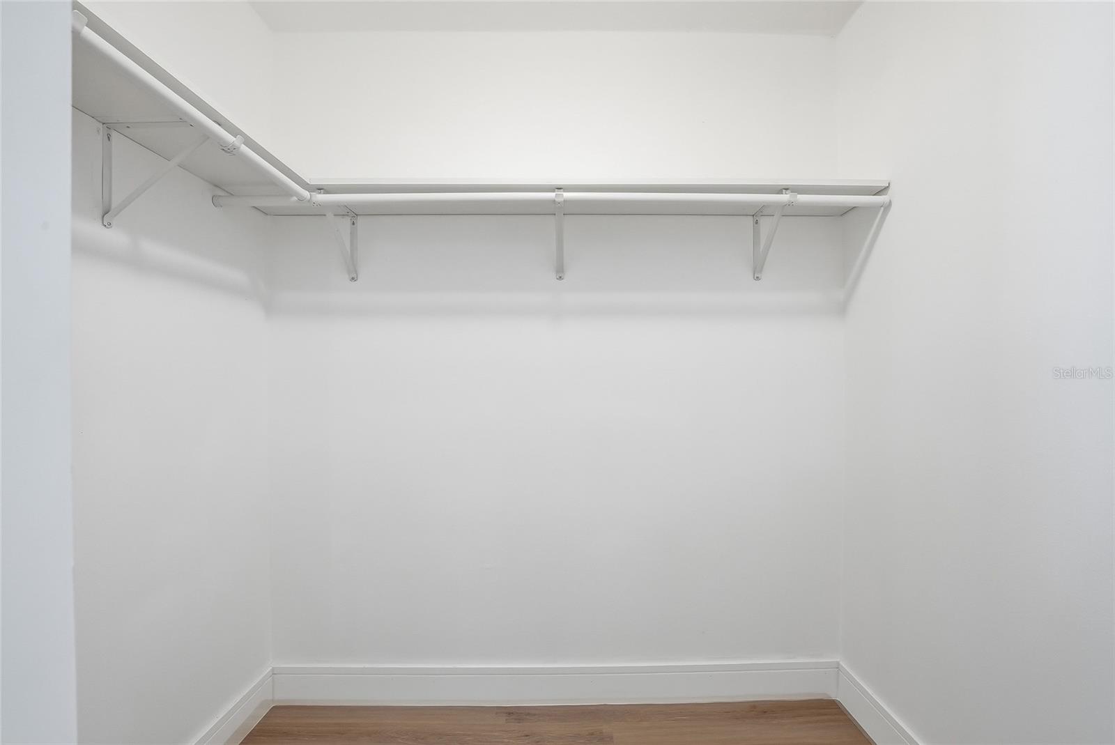 Walk in closet 2