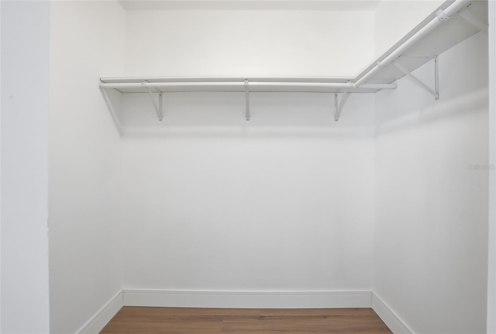 Walk in closet 2