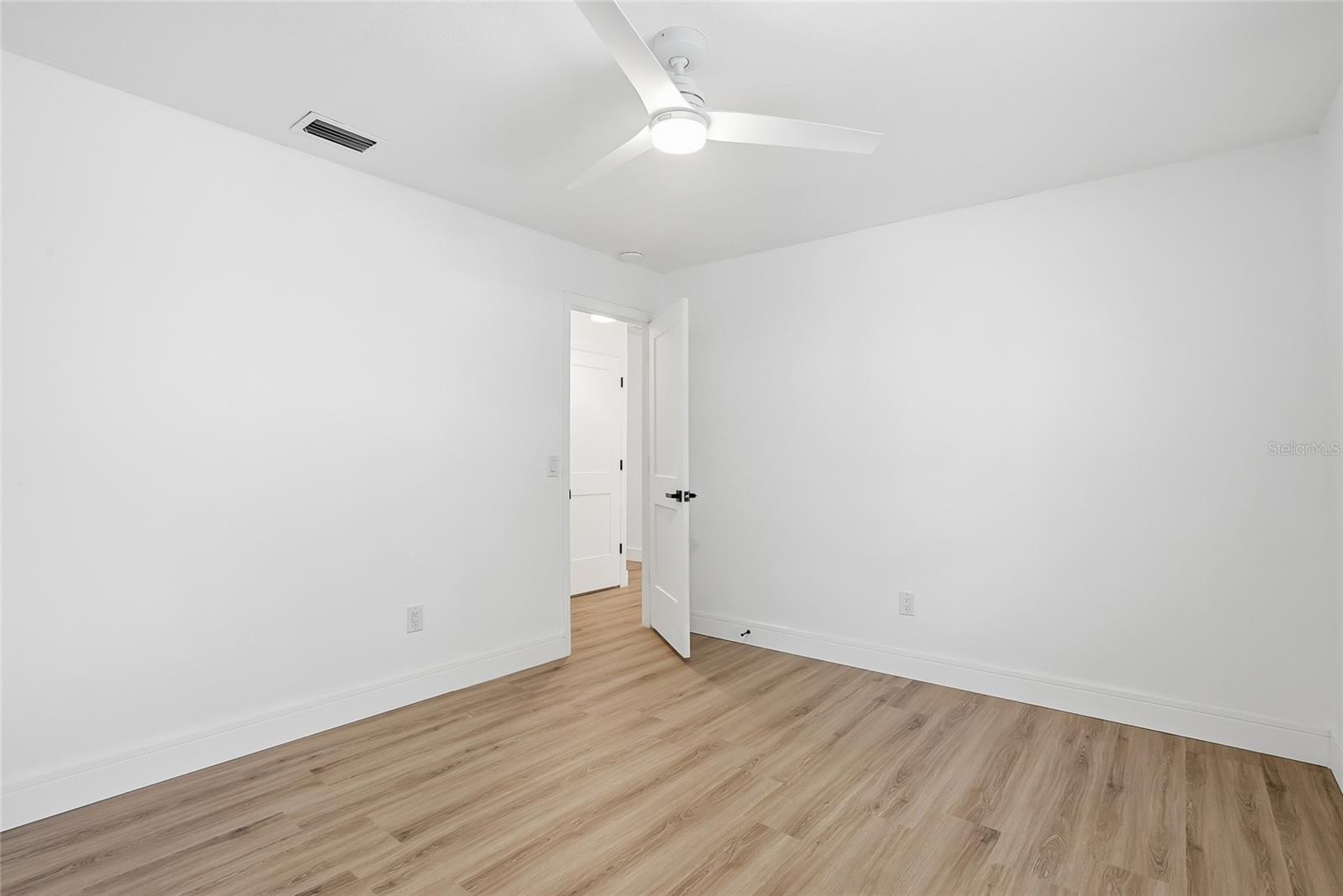 Master closet 2