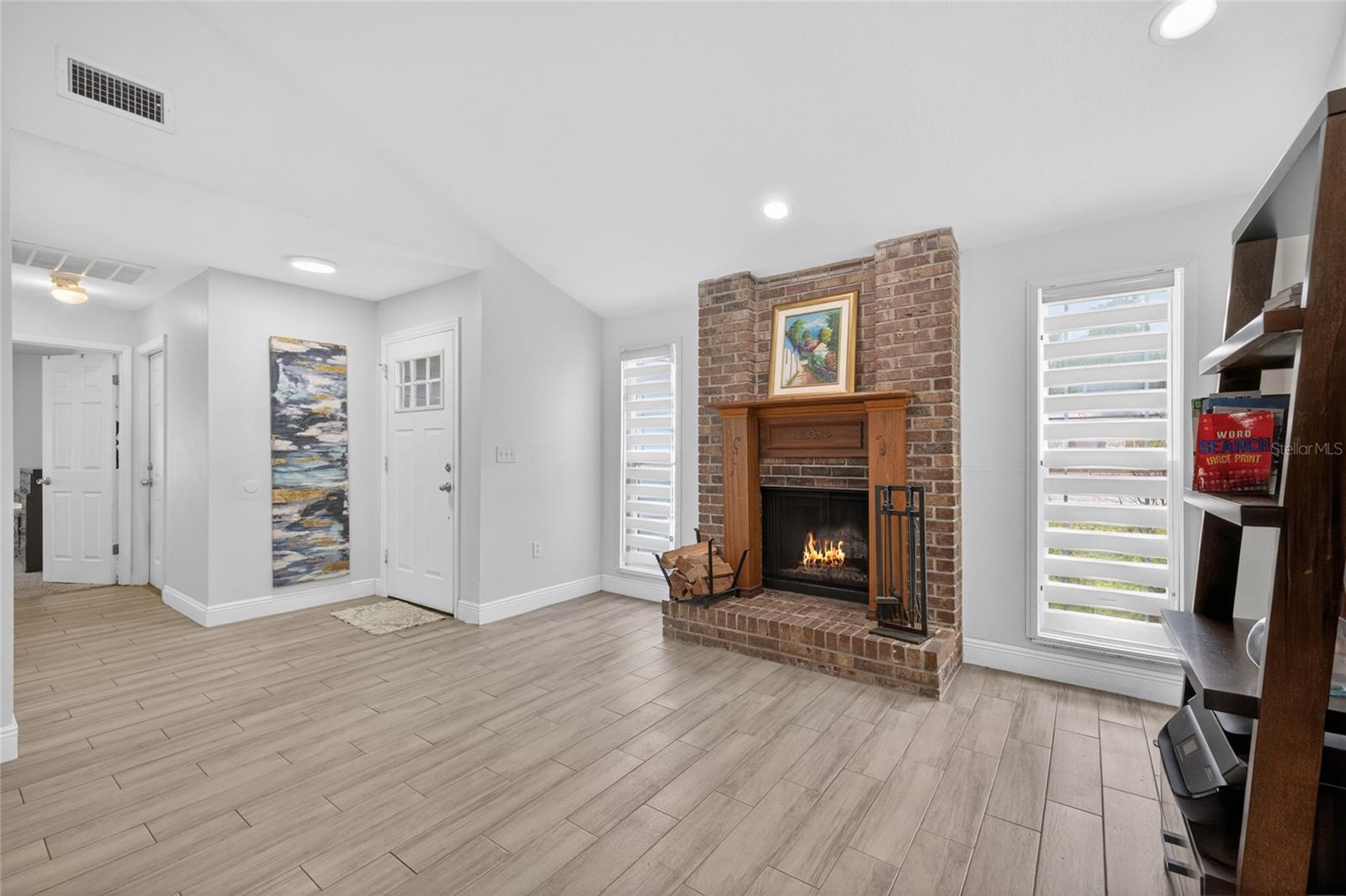 Family Room/ Fire Place