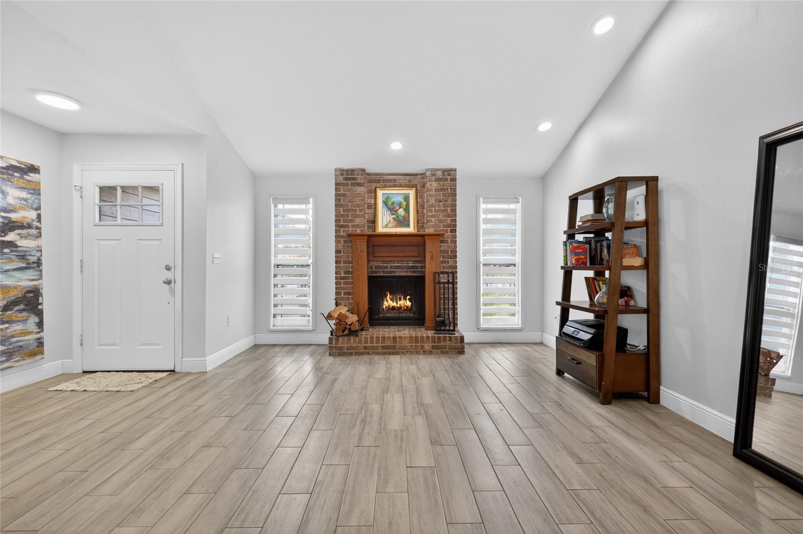 Family Room/ Fire Place