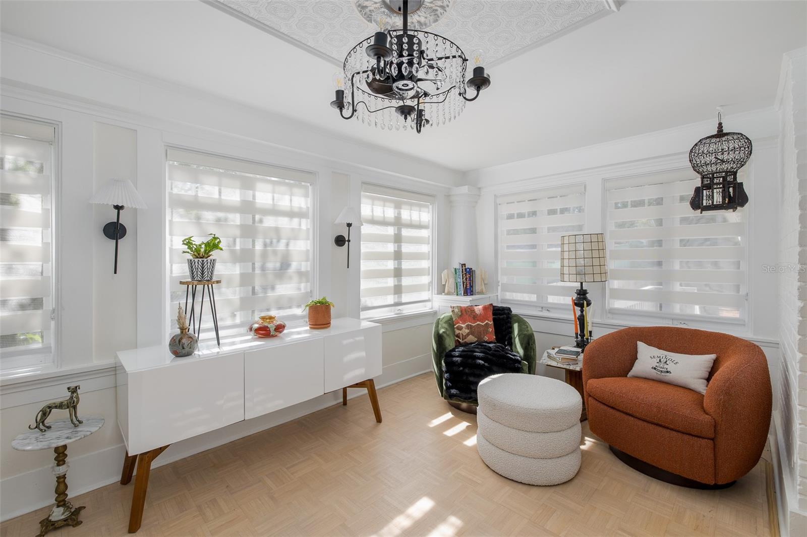 DEN/OFFICE/SUNROOM