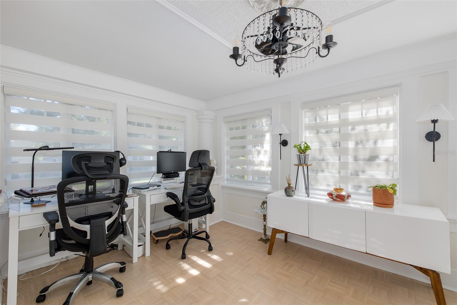 DEN/OFFICE/SUNROOM