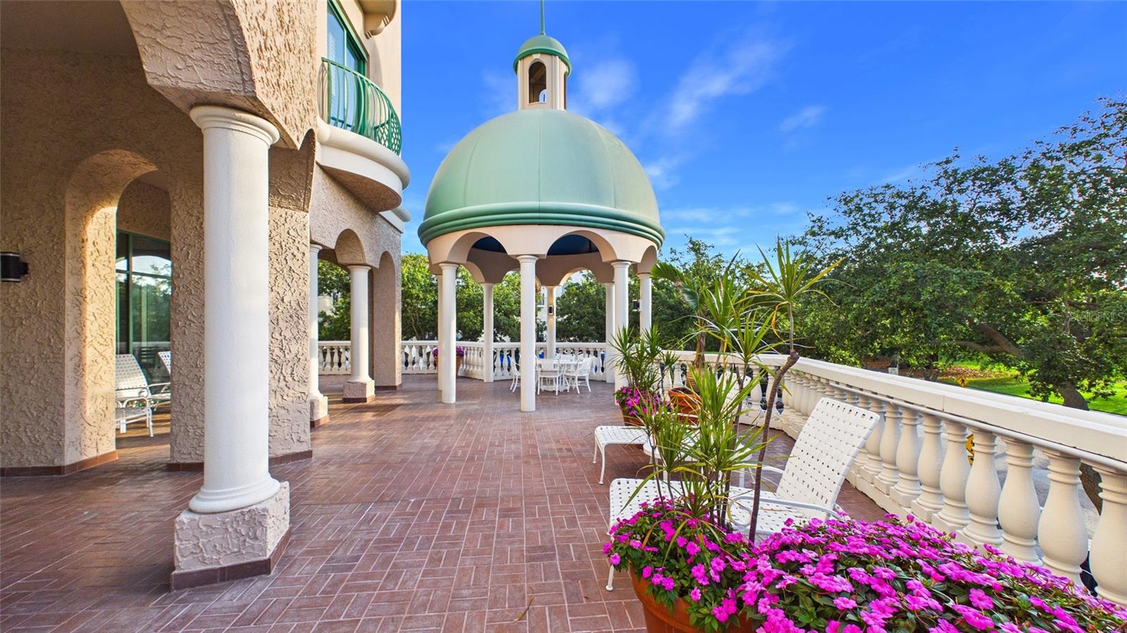Gazebo on 2nd floor