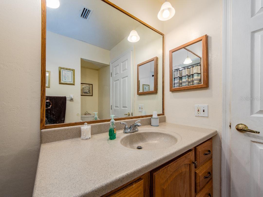 BATHROOM IN BETWEEN BEDROOM 2&3