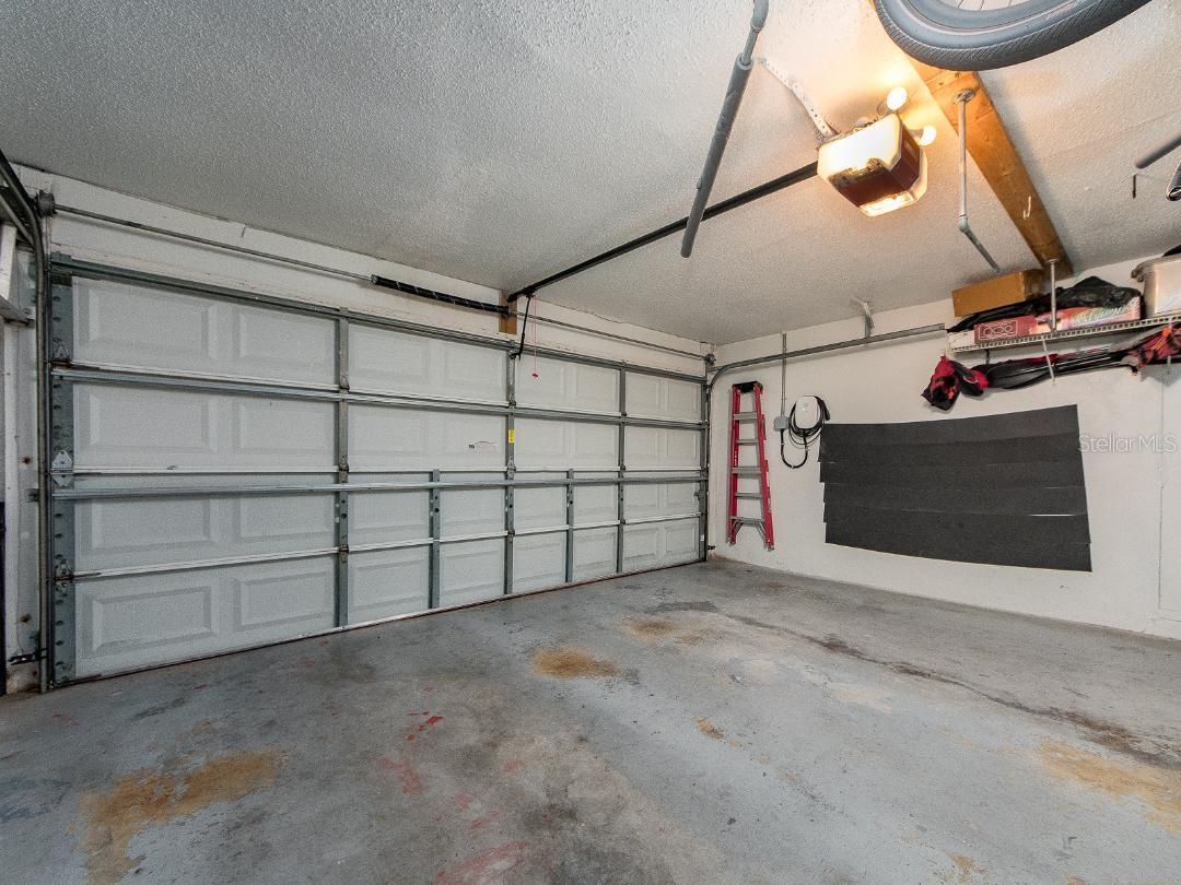 2 CAR GARAGE