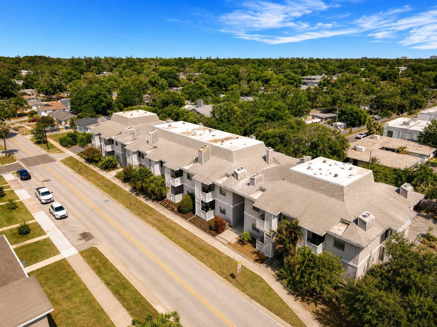 Beautifully maintained complex