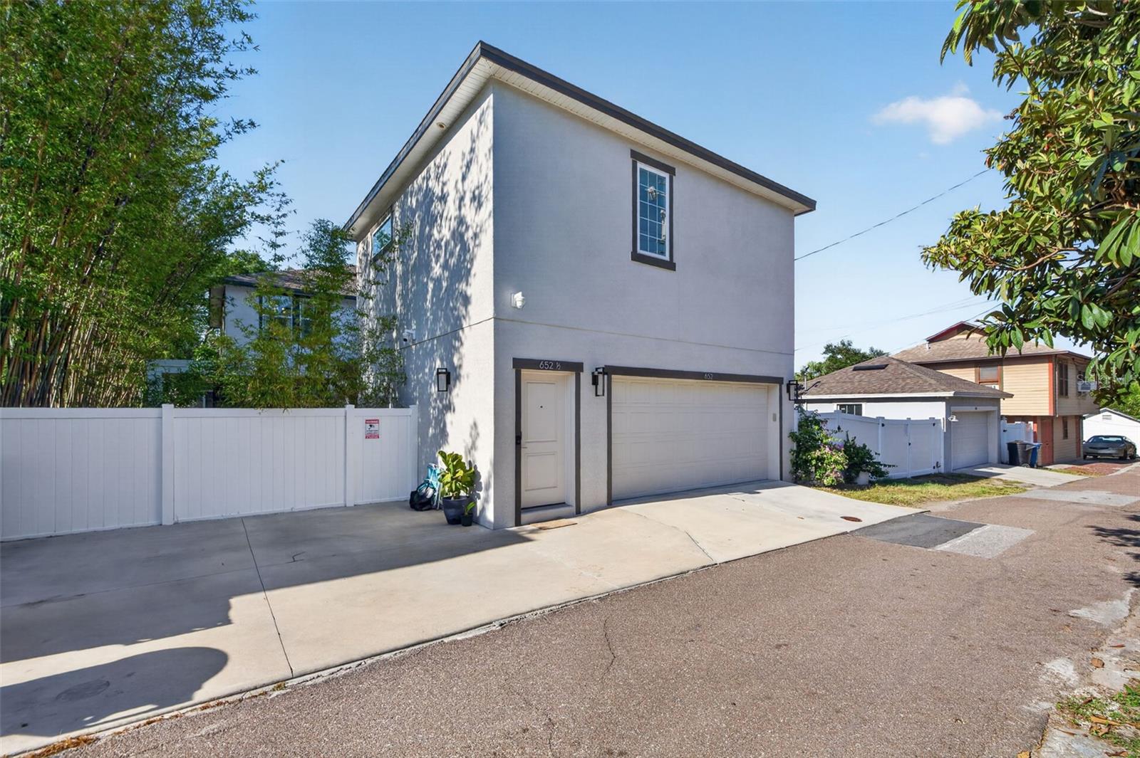 Income apartment with seperate address