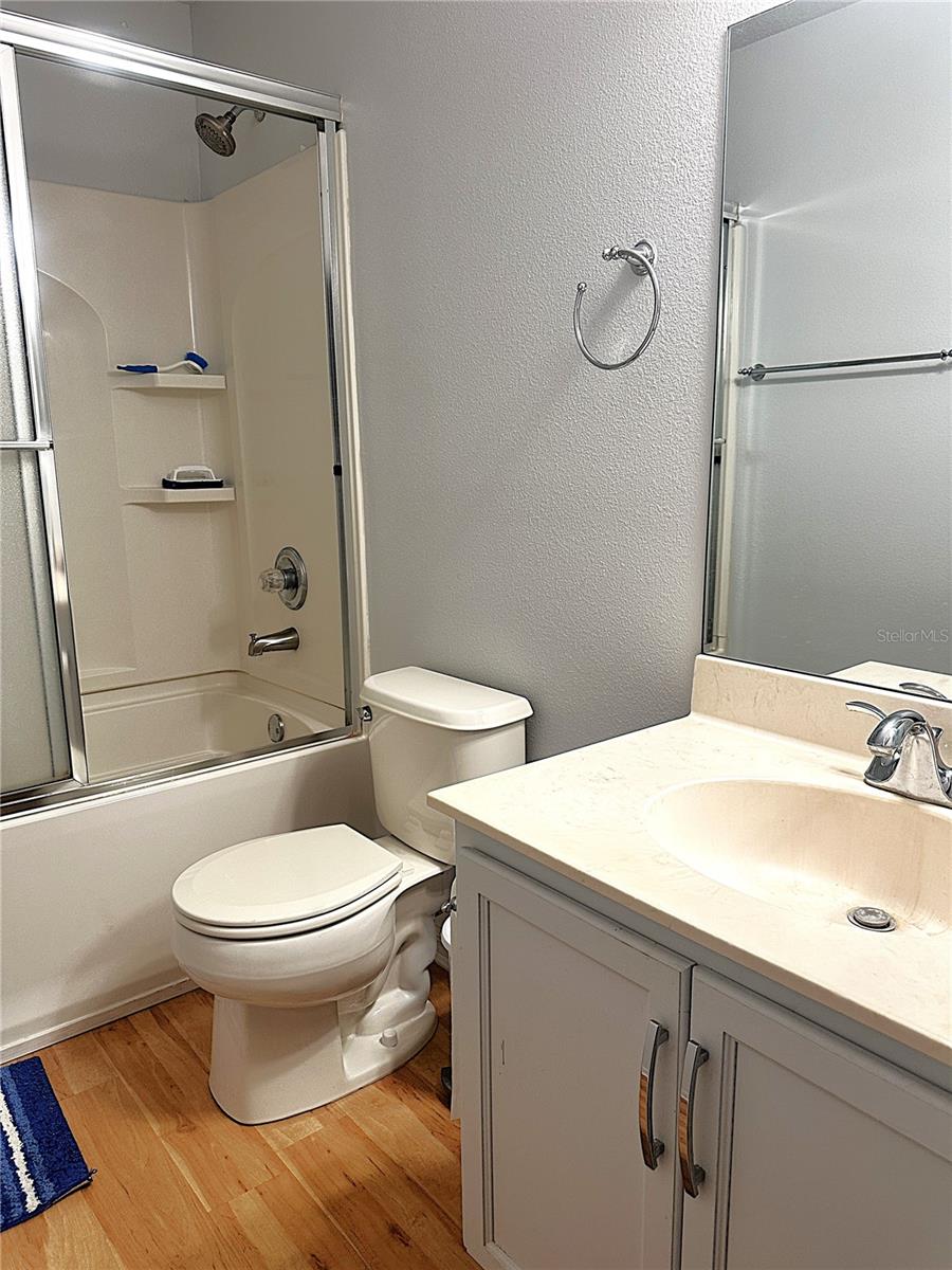 2nd floor bathroom
