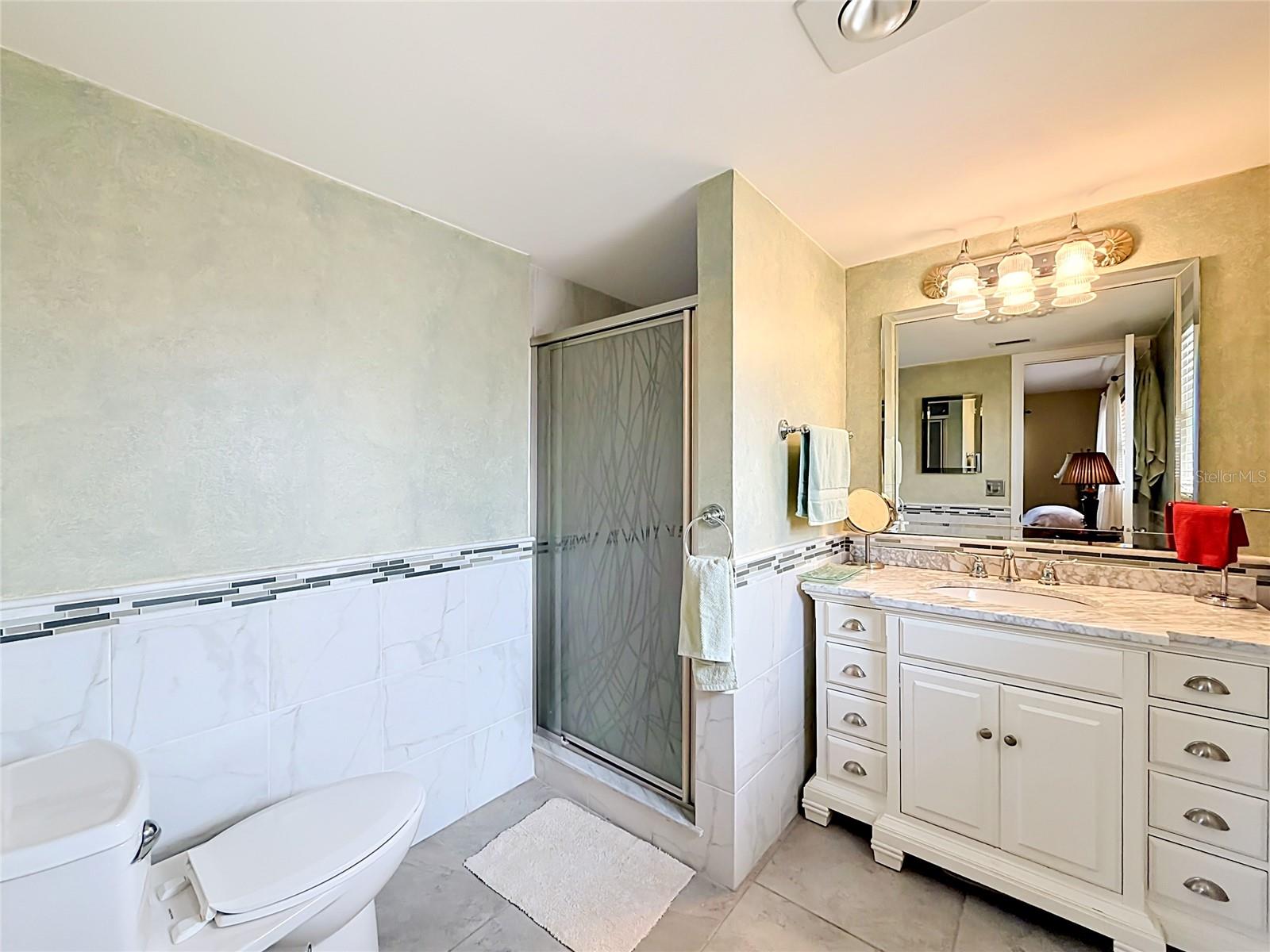 Primary bathroom w/Quartz vanity top