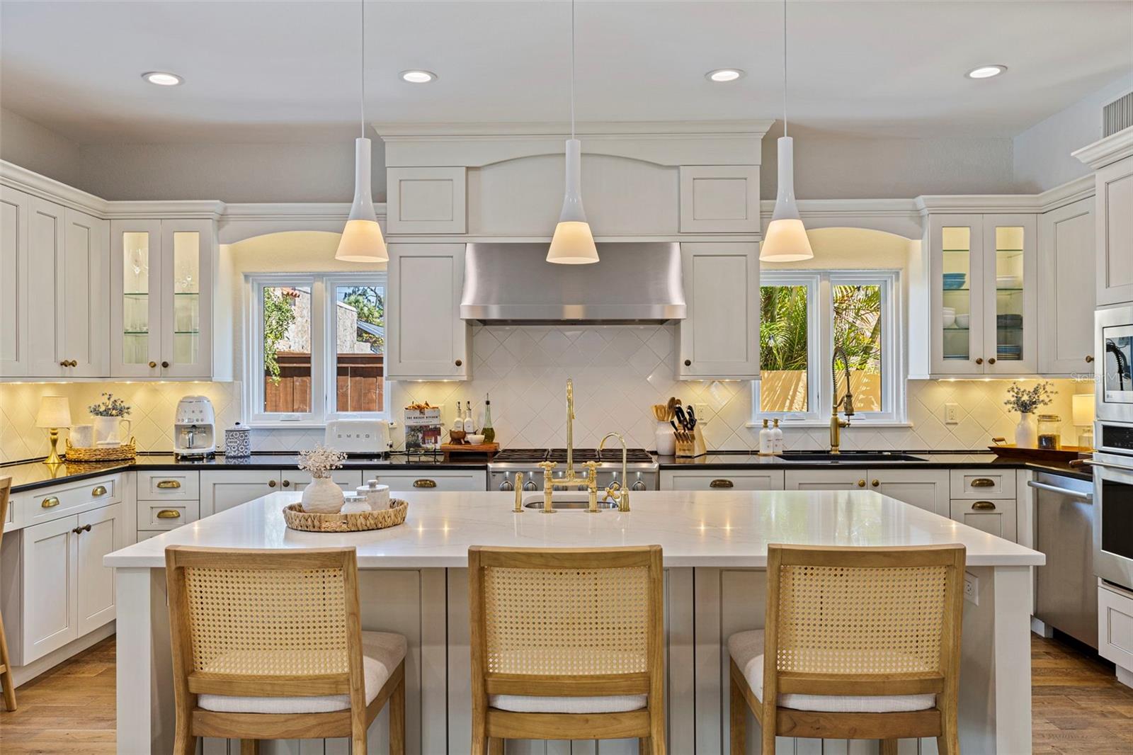 While the "bones" and artistic vision belong to David Tudeen, the property saw asignificant renovation in 2015 by architect Gerald Li. This update sensitivelymodernized the mechanical systems and kitchen while preserving Tudeen's originalcharacter-defining features (specifically the beams, ceiling details, and courtyardlayout).