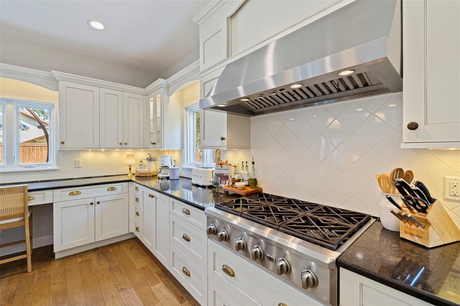While the "bones" and artistic vision belong to David Tudeen, the property saw asignificant renovation in 2015 by architect Gerald Li. This update sensitivelymodernized the mechanical systems and kitchen while preserving Tudeen's originalcharacter-defining features (specifically the beams, ceiling details, and courtyardlayout).