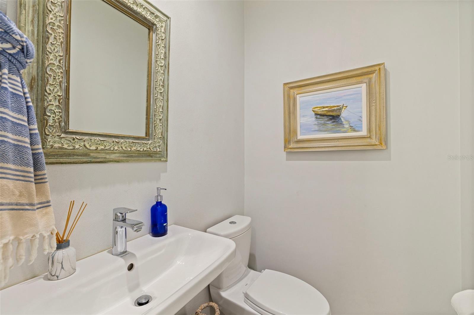 Powder room.