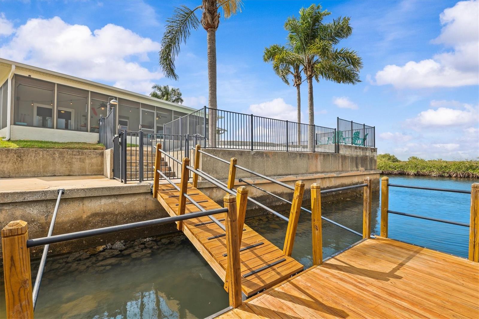 Floating Dock to the home