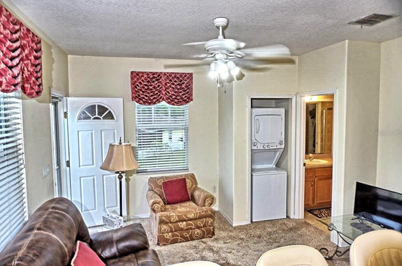 APARTMENT LIVING ROOM