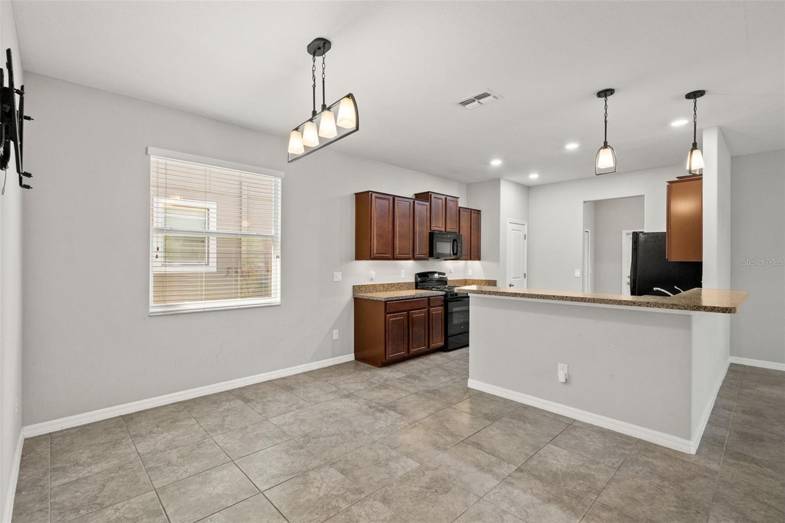 Dining/Kitchen