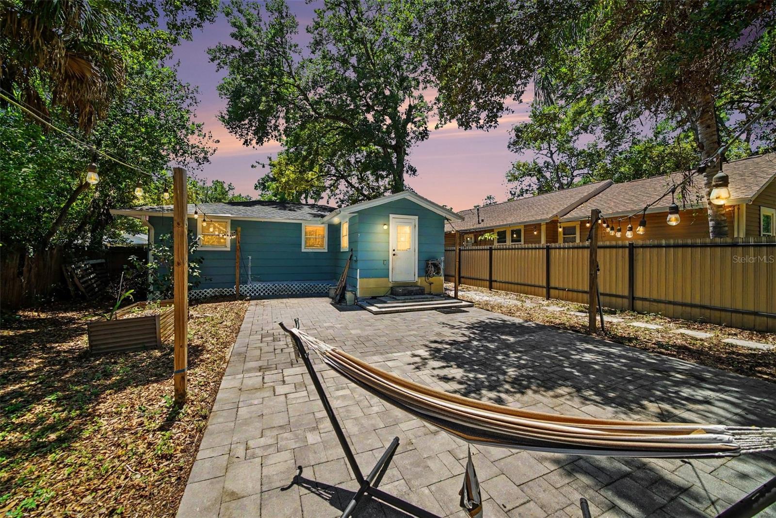 Backyard Pavered lanai