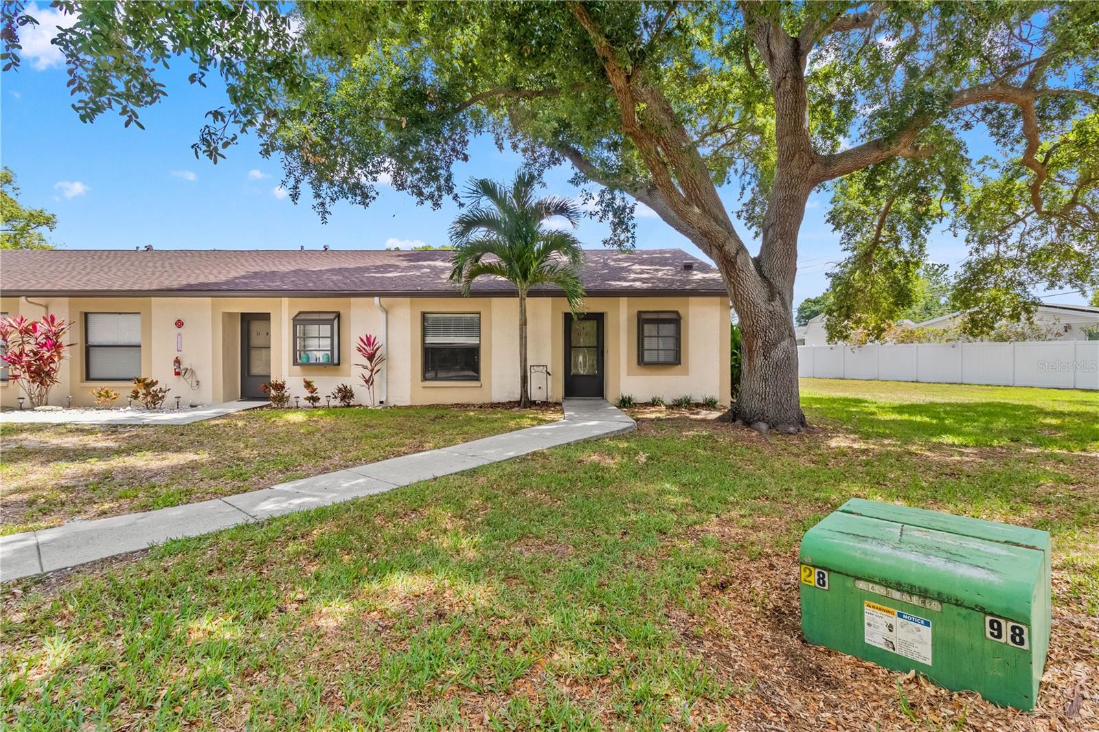 End unit condo