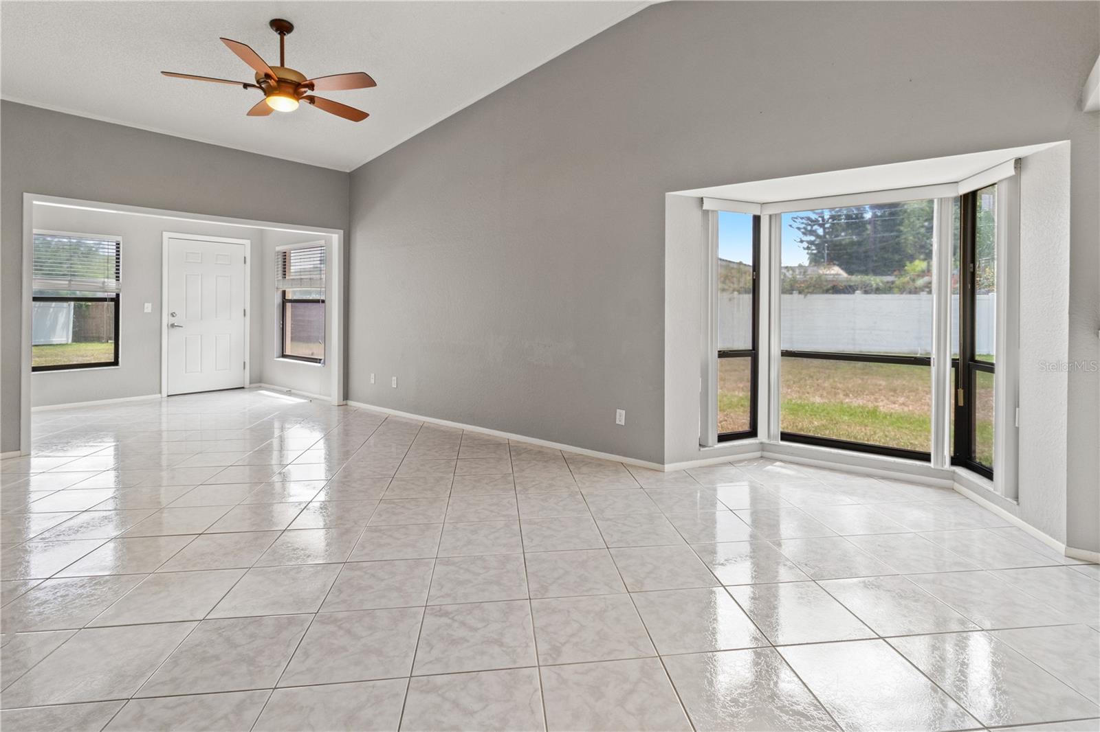 Living/dining area