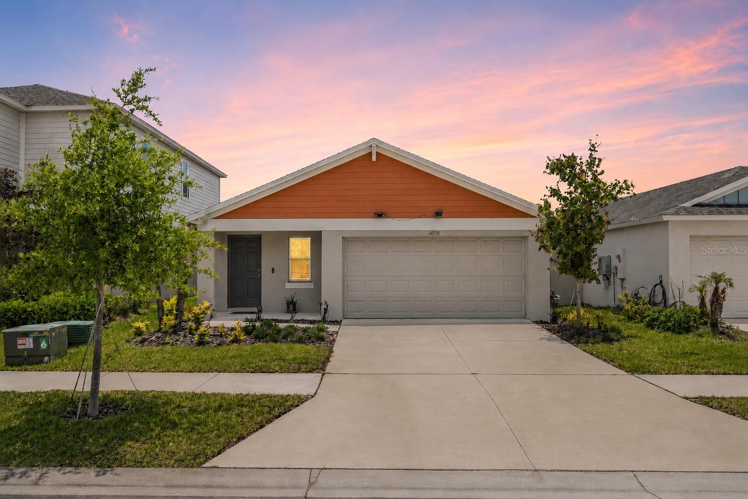 14919 Sterling Spur Ave, Lithia FL 33547 - Front