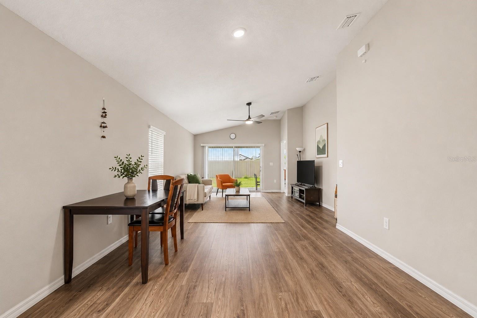 14919 Sterling Spur Ave, Lithia FL 33547 - Dining/Living Room view