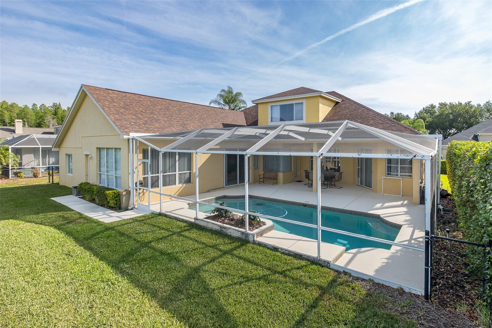 Screened In Pool/Backyard