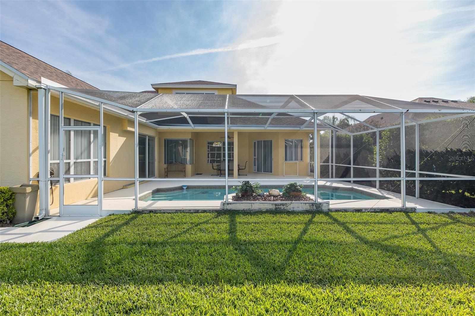 Screened In Pool/Backyard