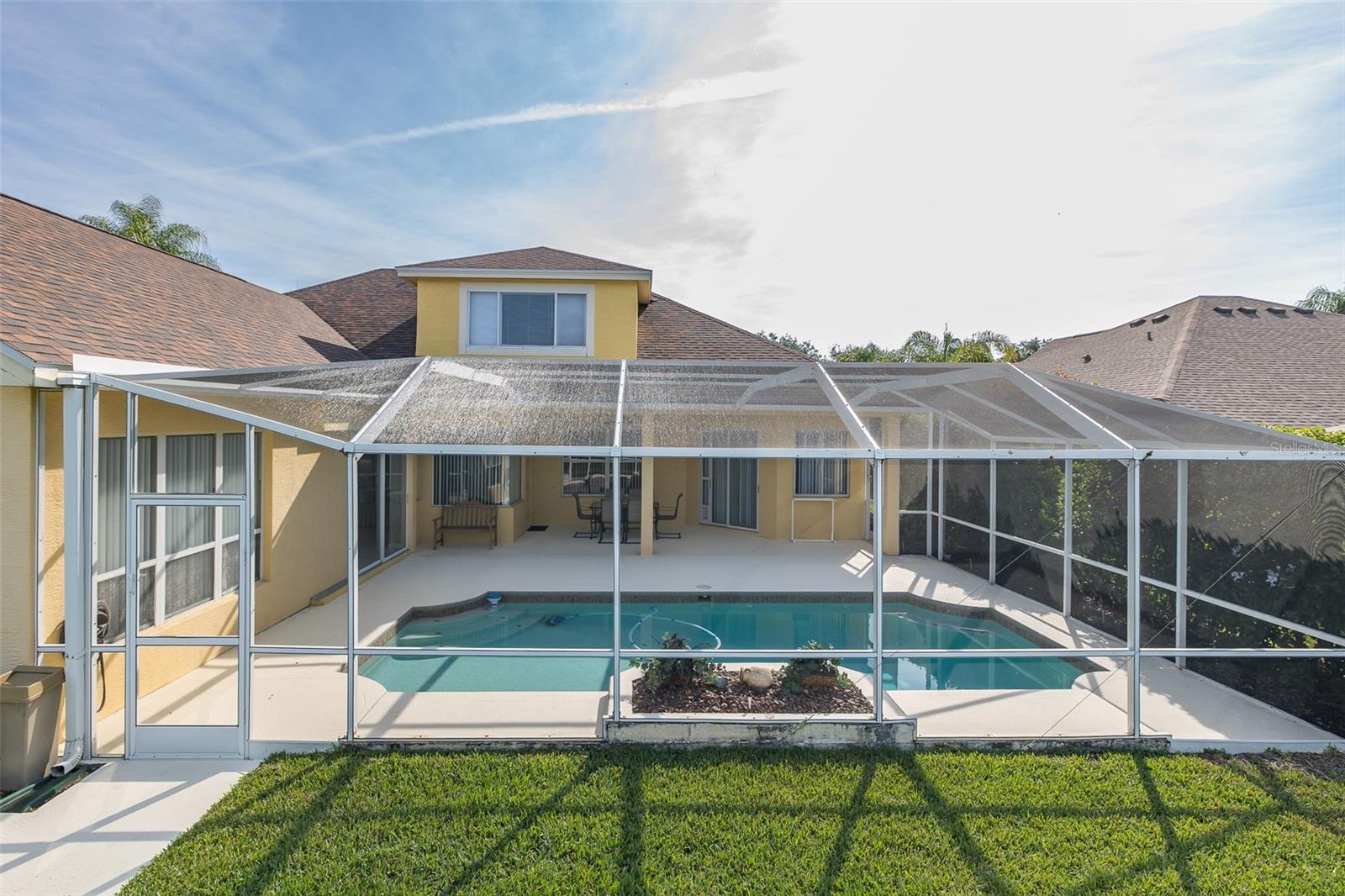 Screened In Pool/Backyard