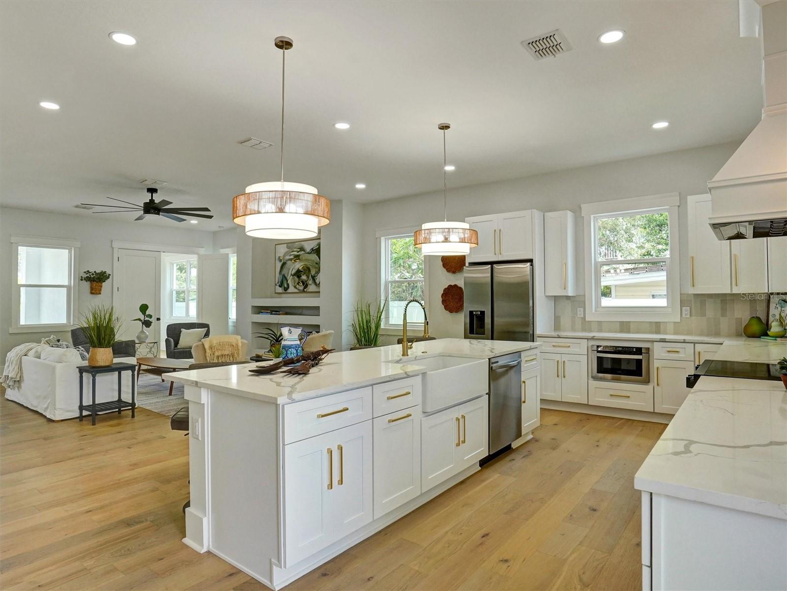 TB8506881