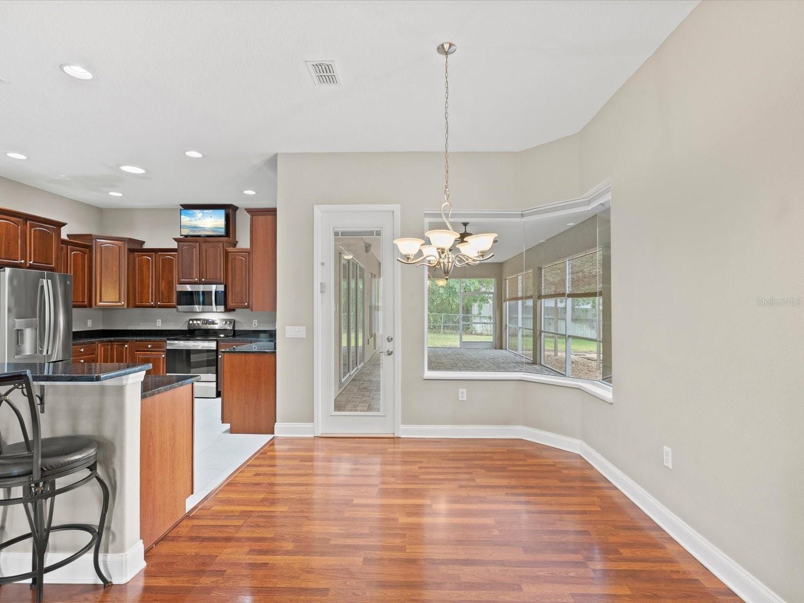 DINETTE AREA