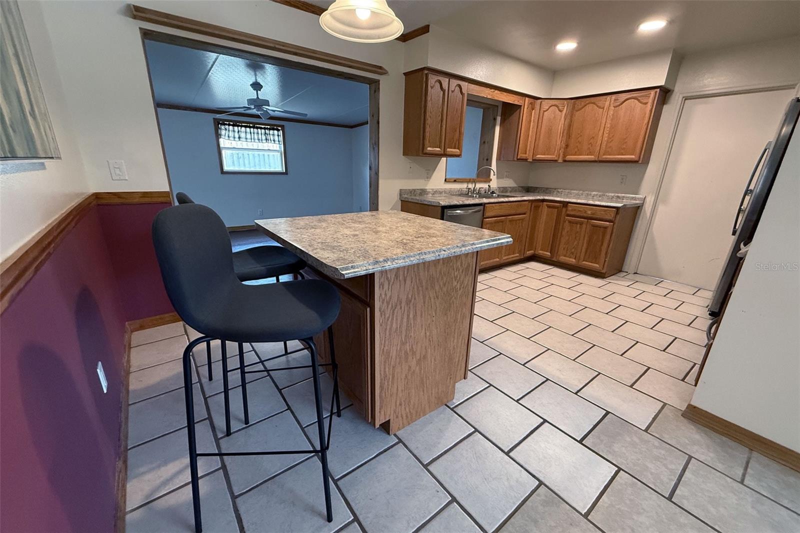 Eat in Kitchen Island