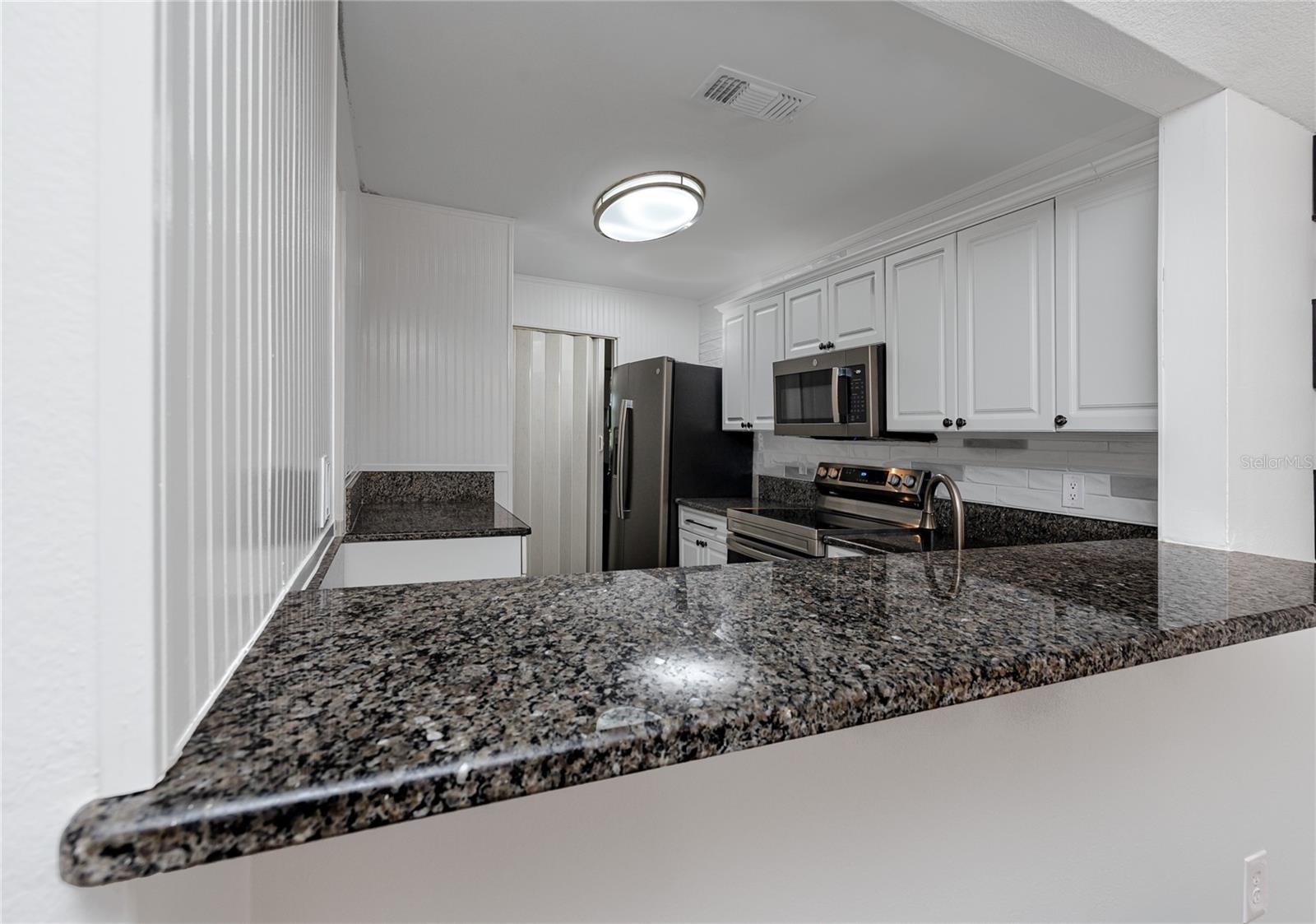 Breakfast Bar at 2101 Fox Chase Blvd, #107, Palm Harbor, FL 34683