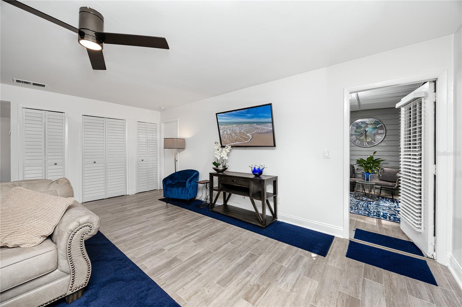 Living Room at 2101 Fox Chase Blvd, #107, Palm Harbor, FL 34683