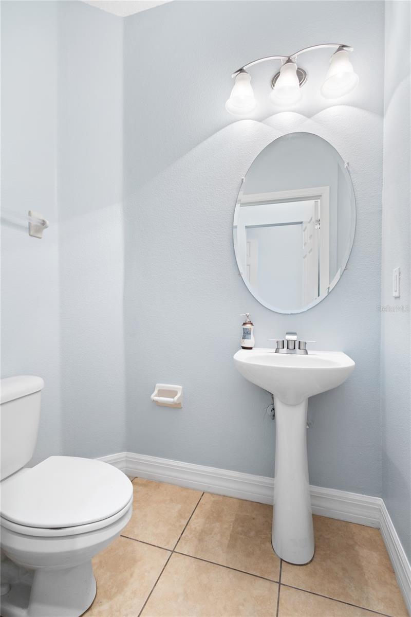 Upstairs Bath for Guest