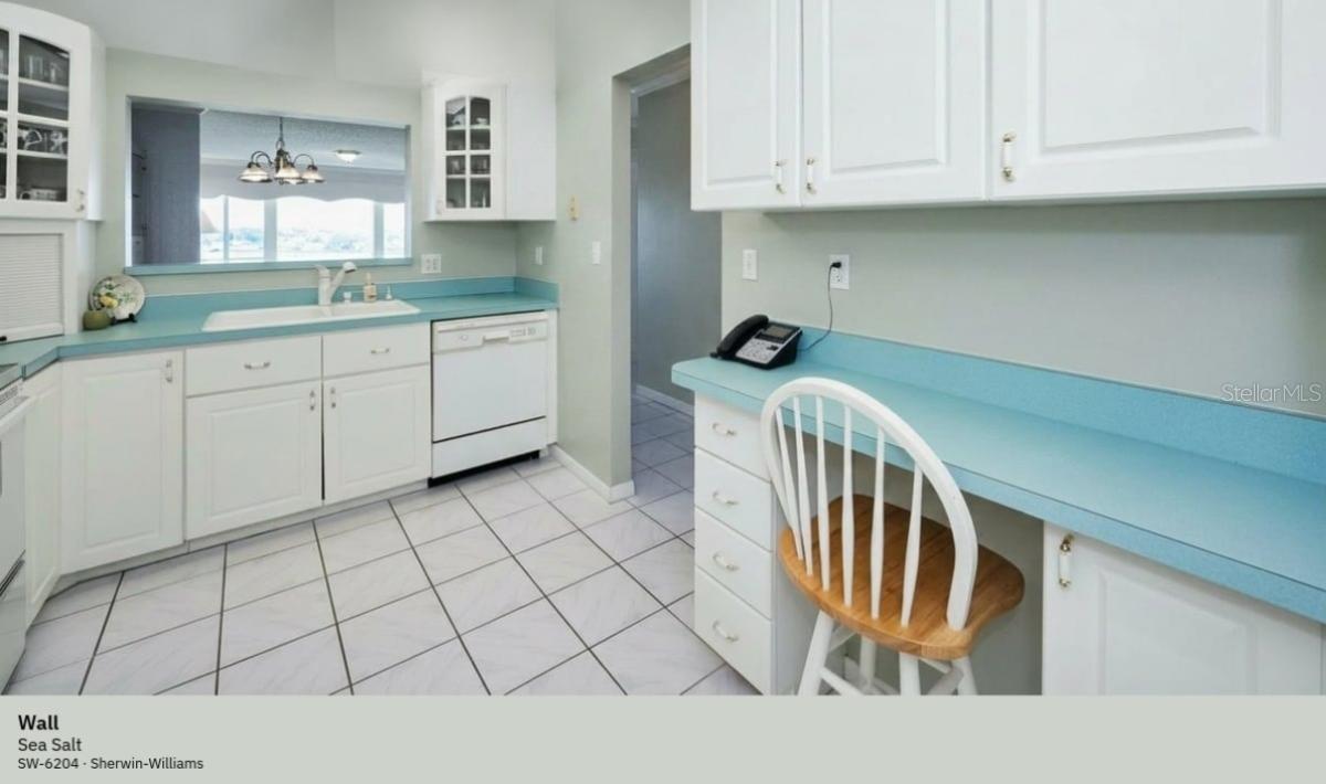 Lots of cabinets space