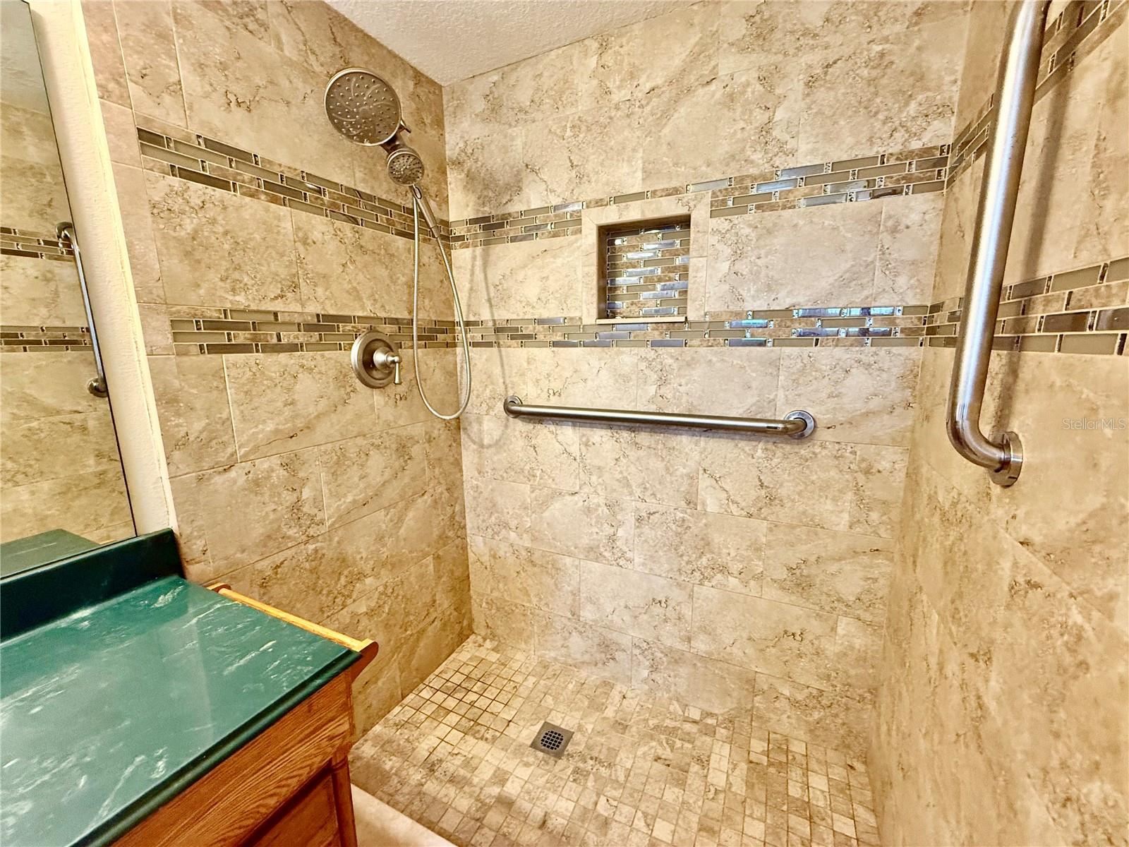 W7885631