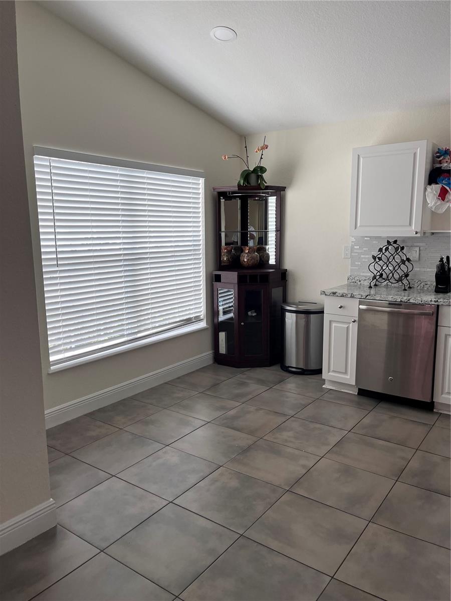 Main House Kitchenette Area for Dinette Table