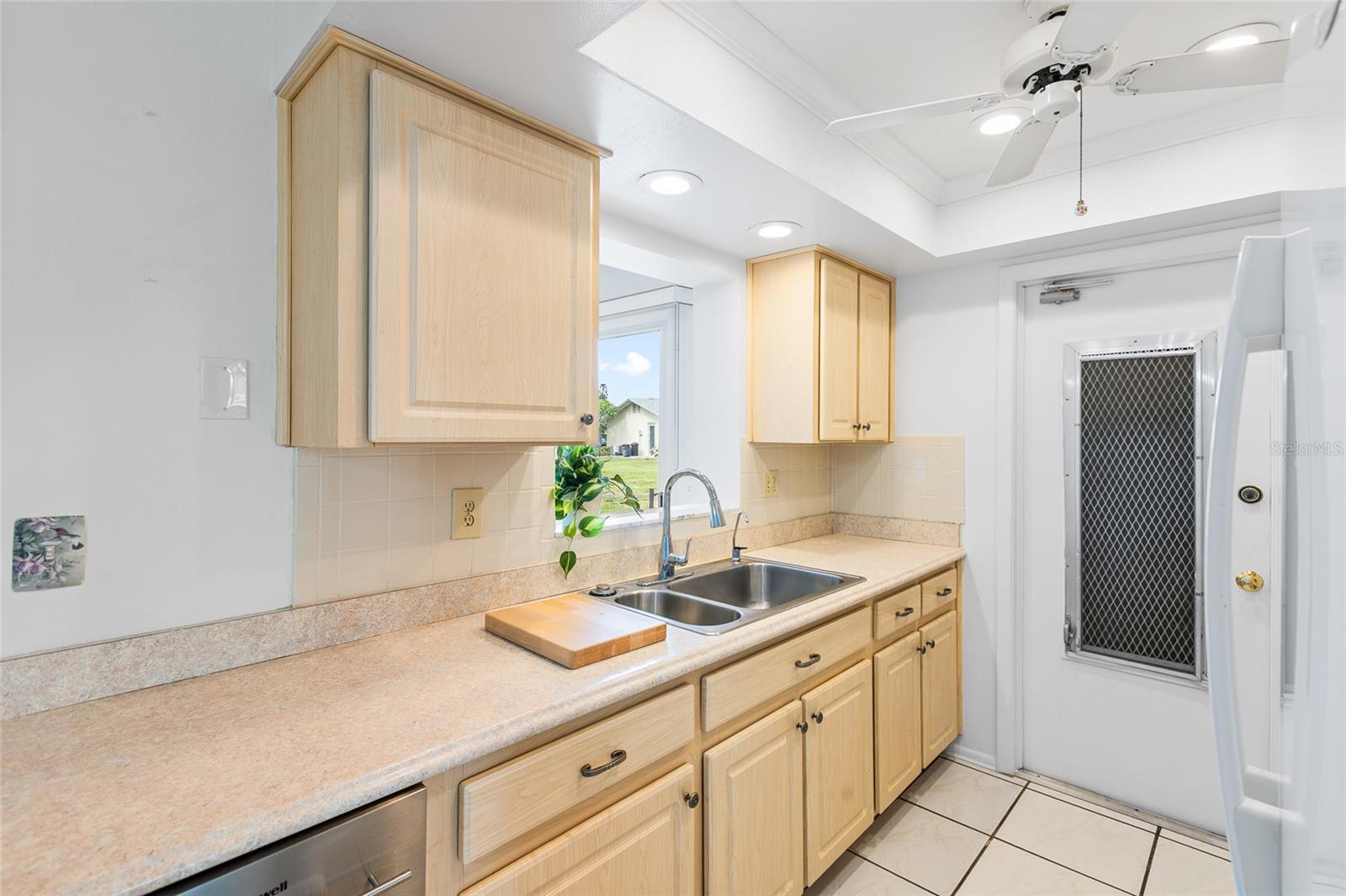 NEW Range Hood