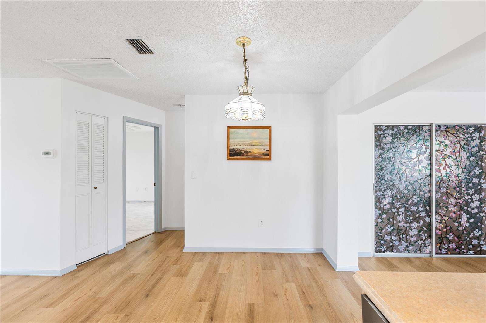 Dining Area 8x9