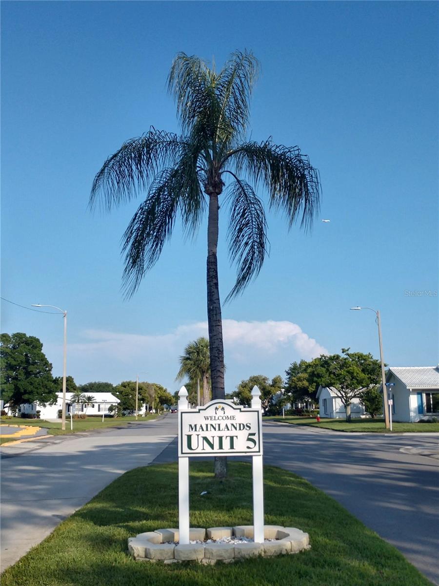 Mainlands of Tamarac by the Gulf is a +55 community of single-family homes & villas located in the "Heart of Tampa Bay." Unit #5 is the welcoming mat for the Mainlands.