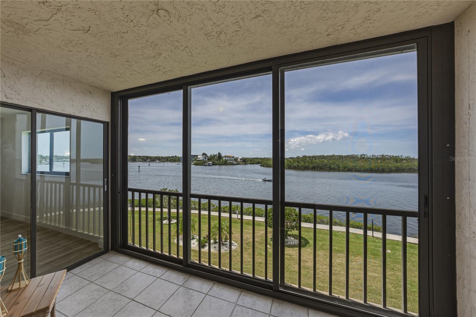 TB8507061